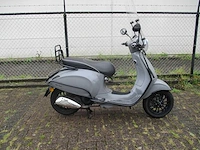 Vespa - snorscooter - sprint 4t - scooter - afbeelding 8 van  11