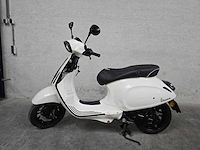 Vespa - snorscooter - sprint 50 - 4t 25km uitvoering dsl20z - afbeelding 1 van  7