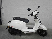 Vespa - snorscooter - sprint 50 - 4t 25km uitvoering dsl20z - afbeelding 2 van  7