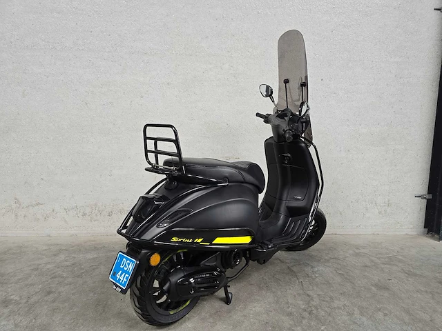 Vespa - snorscooter - sprint 50 - 4t 25km uitvoering dsn44f - afbeelding 5 van  7