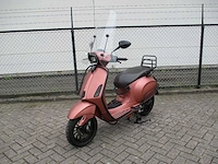 Vespa - snorscooter - sprint 50 injectie - scooter - afbeelding 4 van  11