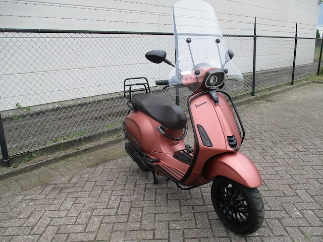 Vespa - snorscooter - sprint 50 injectie - scooter - afbeelding 7 van  11