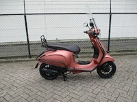 Vespa - snorscooter - sprint 50 injectie - scooter - afbeelding 8 van  11