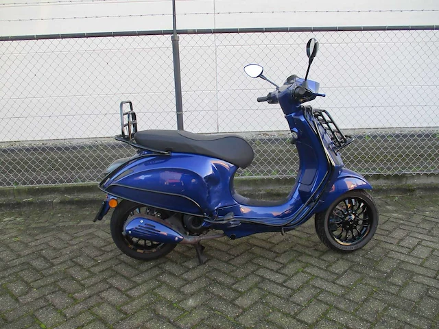 Vespa - snorscooter - sprint special 4t - scooter - afbeelding 9 van  12