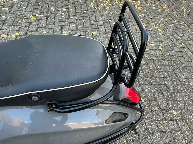 Vespa - sprint - scooter - afbeelding 6 van  29