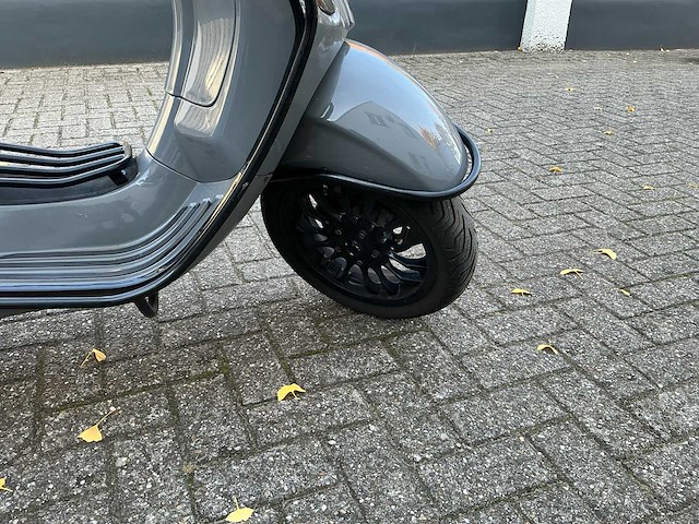 Vespa - sprint - scooter - afbeelding 15 van  29