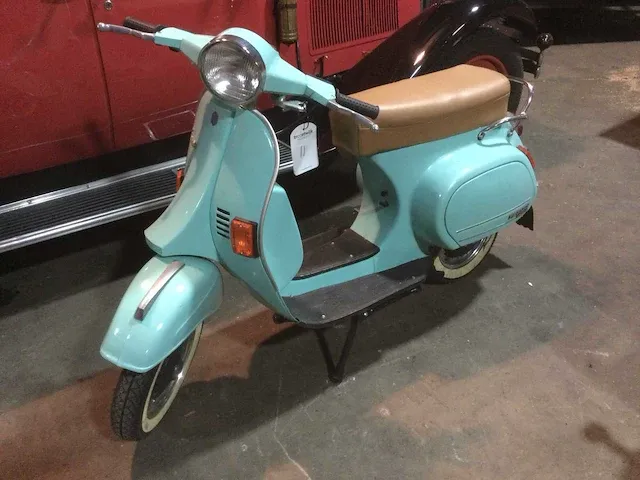 Vespa bromscooter scooter - afbeelding 1 van  11