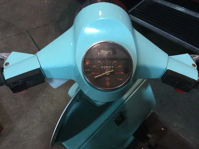 Vespa bromscooter scooter - afbeelding 9 van  11
