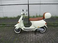 Vespa et 4 125 cc - motorscooter - 4 tact - motorfiets - afbeelding 1 van  11