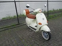 Vespa et 4 125 cc - motorscooter - 4 tact - motorfiets - afbeelding 7 van  11
