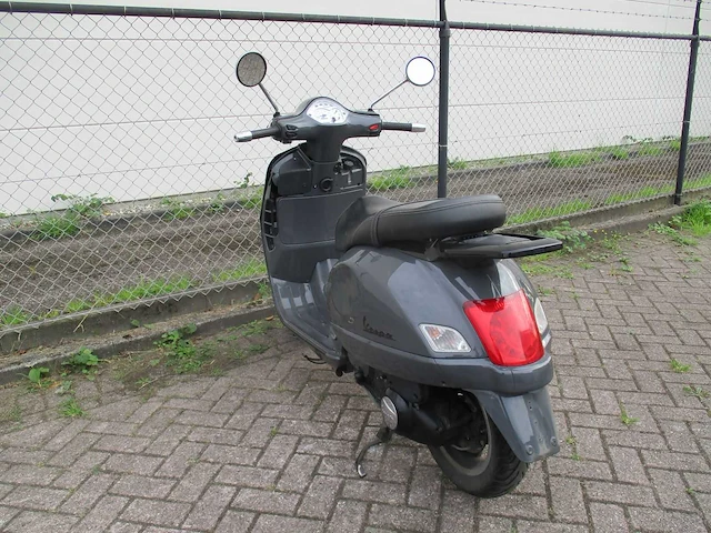 Vespa gt 125 - motorscooter - 125cc - motorfiets - afbeelding 2 van  11