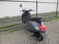 Vespa gt 125 - motorscooter - 125cc - motorfiets - afbeelding 2 van  11