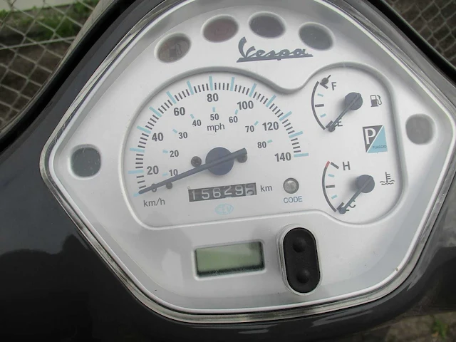 Vespa gt 125 - motorscooter - 125cc - motorfiets - afbeelding 3 van  11