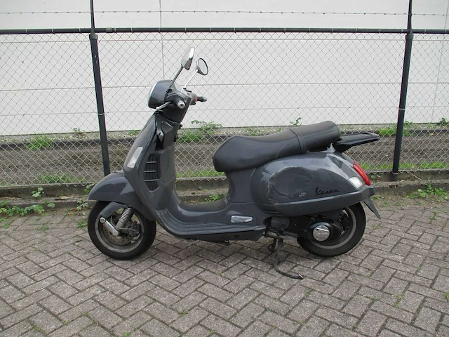 Vespa gt 125 - motorscooter - 125cc - motorfiets - afbeelding 1 van  11