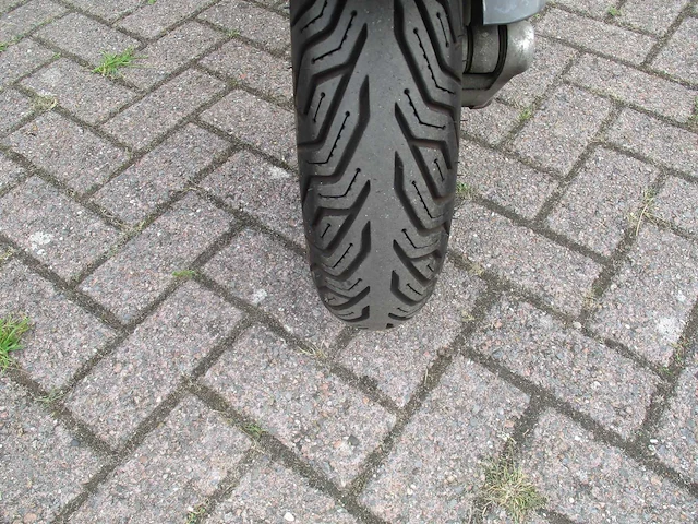 Vespa gt 125 - motorscooter - 125cc - motorfiets - afbeelding 6 van  11