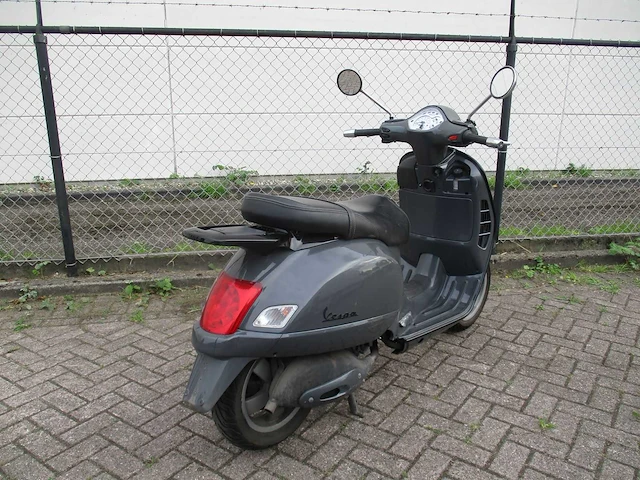 Vespa gt 125 - motorscooter - 125cc - motorfiets - afbeelding 9 van  11