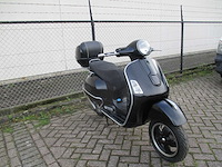 Vespa gts - motorscooter - 125ie - motorfiets - afbeelding 7 van  11