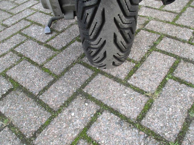 Vespa gts - motorscooter - 125ie - motorfiets - afbeelding 11 van  11