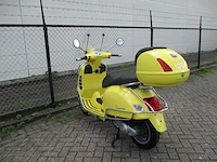 Vespa gts 125 - motorscooter - full options - motorfiets - afbeelding 2 van  11