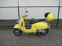 Vespa gts 125 - motorscooter - full options - motorfiets - afbeelding 1 van  11