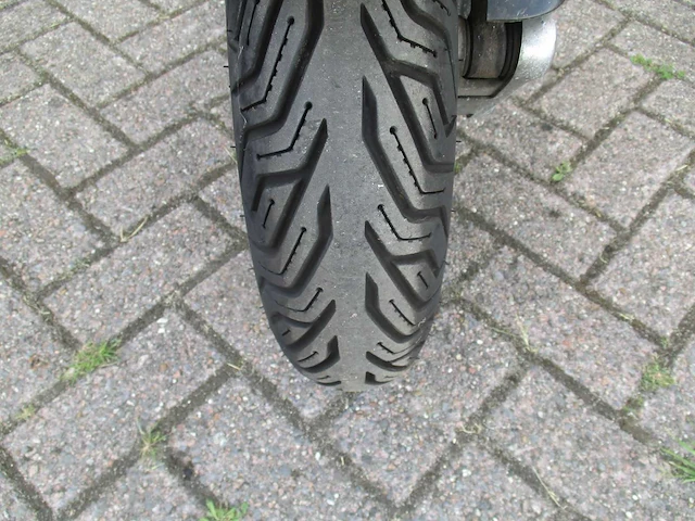 Vespa gts 125 - motorscooter - full options - motorfiets - afbeelding 6 van  11