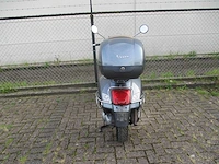 Vespa gts 250 ie - motorscooter - motorfiets - afbeelding 10 van  11