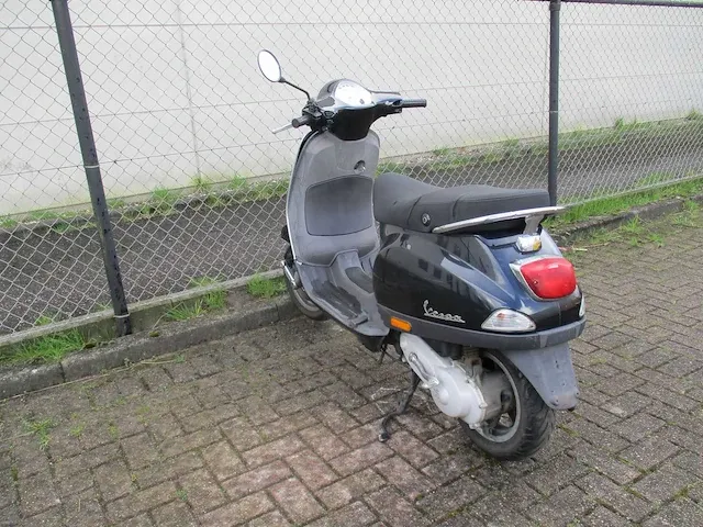 Vespa lx 50 - bromscooter - 2 tact - scooter - afbeelding 2 van  12