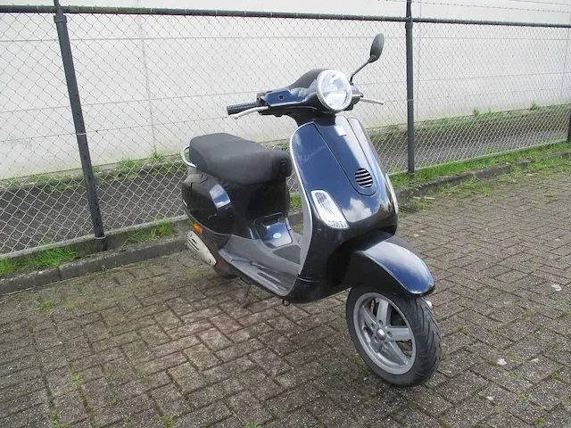 Vespa lx 50 - bromscooter - 2 tact - scooter - afbeelding 8 van  12