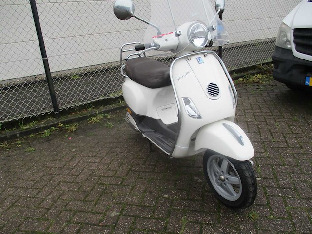 Vespa lx 50 - snorscooter - scooter - afbeelding 7 van  11