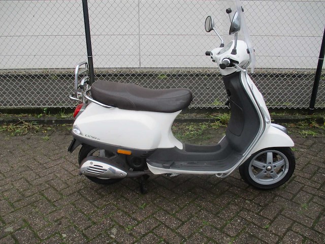 Vespa lx 50 - snorscooter - scooter - afbeelding 8 van  11