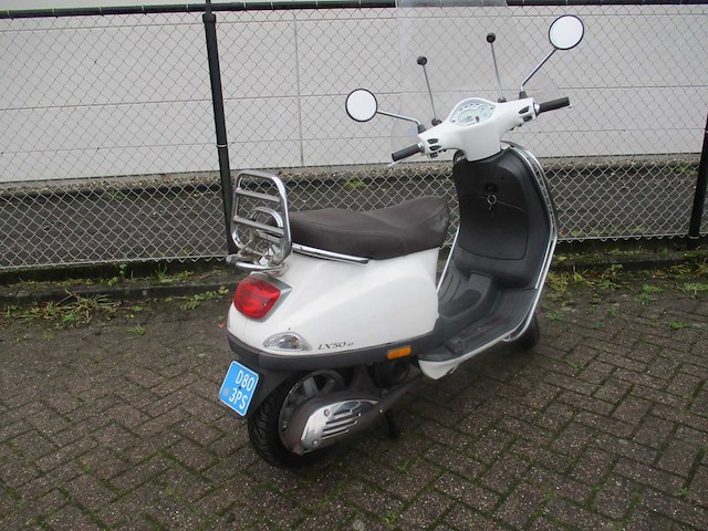 Vespa lx 50 - snorscooter - scooter - afbeelding 9 van  11