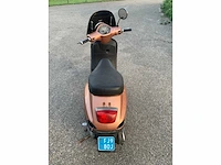 Vespa lx50 4t scooter - afbeelding 8 van  8