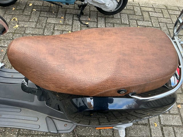 Vespa lx50 scooter (3x) - afbeelding 8 van  30