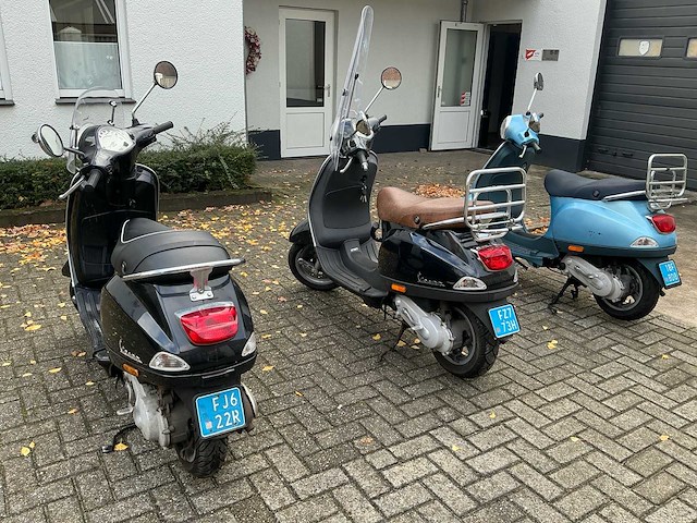 Vespa lx50 scooter (3x) - afbeelding 23 van  30