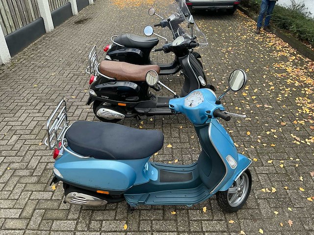 Vespa lx50 scooter (3x) - afbeelding 27 van  30