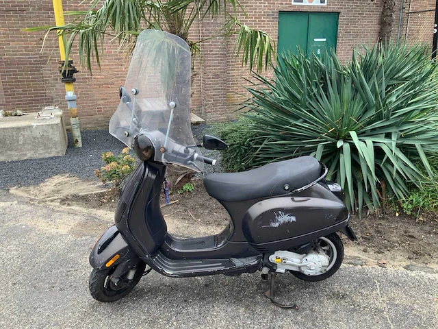 Vespa lx50 scooter - afbeelding 2 van  9