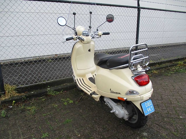 Vespa lxv 50 - snorscooter - scooter - afbeelding 2 van  11
