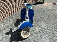 Vespa oldtimer scooter handgeschakeld - afbeelding 8 van  15