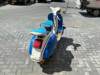 Vespa oldtimer scooter handgeschakeld - afbeelding 10 van  15