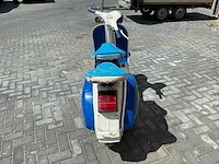 Vespa oldtimer scooter handgeschakeld - afbeelding 11 van  15