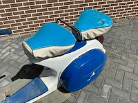 Vespa oldtimer scooter handgeschakeld - afbeelding 15 van  15