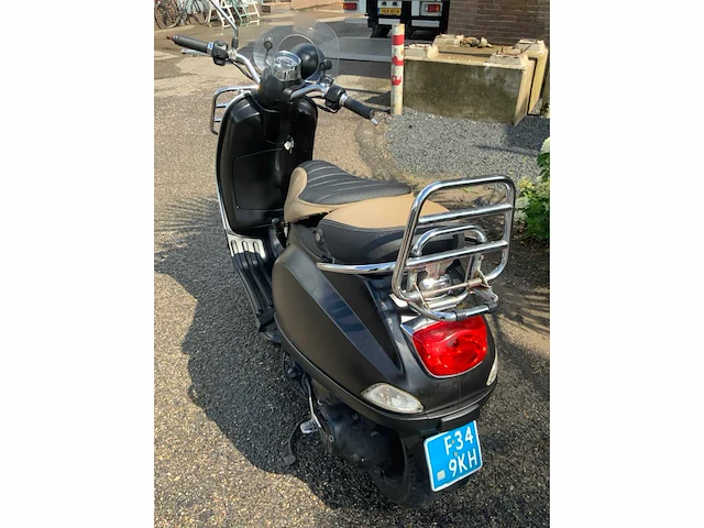 Vespa piaggio lxv scooter - afbeelding 4 van  14