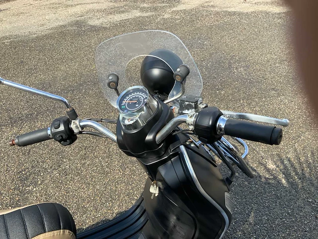 Vespa piaggio lxv scooter - afbeelding 6 van  14