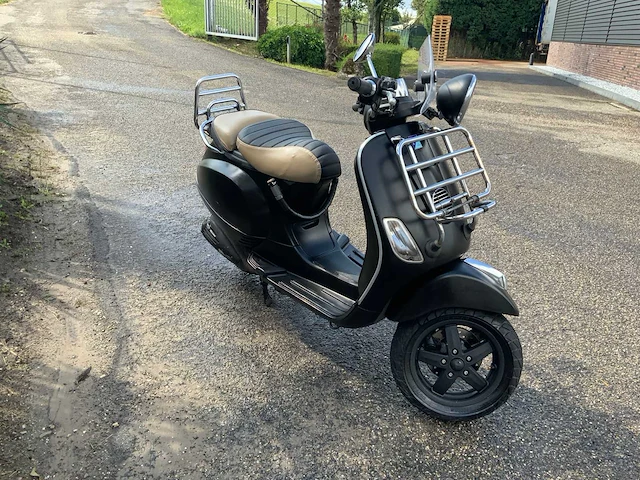 Vespa piaggio lxv scooter - afbeelding 13 van  14