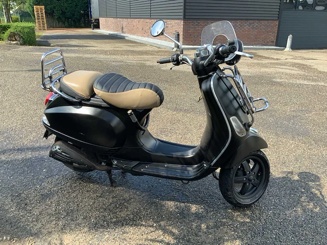 Vespa piaggio lxv scooter - afbeelding 14 van  14