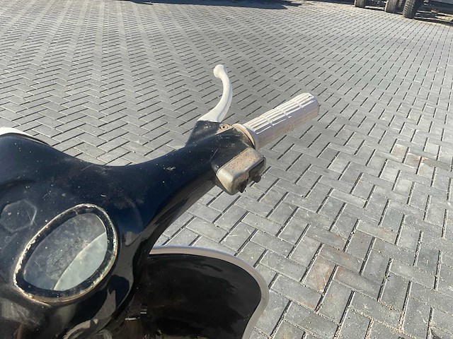 Vespa piaggio oldtimer scooter - afbeelding 2 van  13