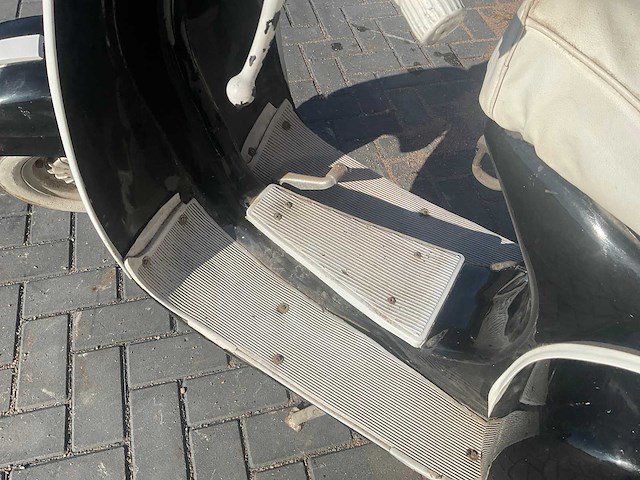 Vespa piaggio oldtimer scooter - afbeelding 3 van  13