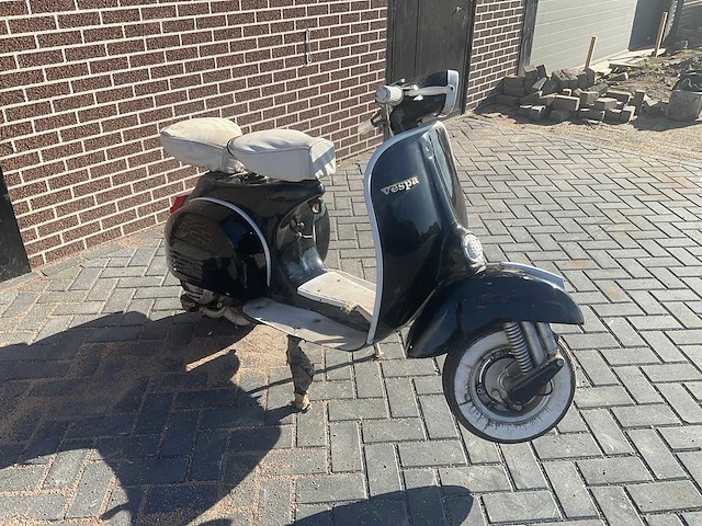 Vespa piaggio oldtimer scooter - afbeelding 7 van  13