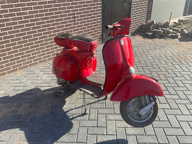 Vespa piaggio oldtimer scooter - afbeelding 7 van  13