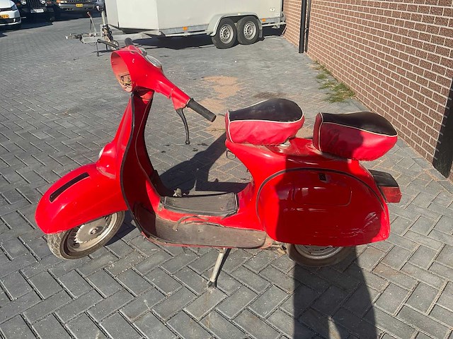 Vespa piaggio oldtimer scooter - afbeelding 10 van  13